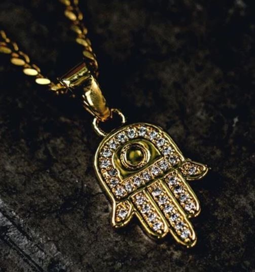 https://retailer.trueromancebridal.com/upload/product/micro hamsah pendant.jpg